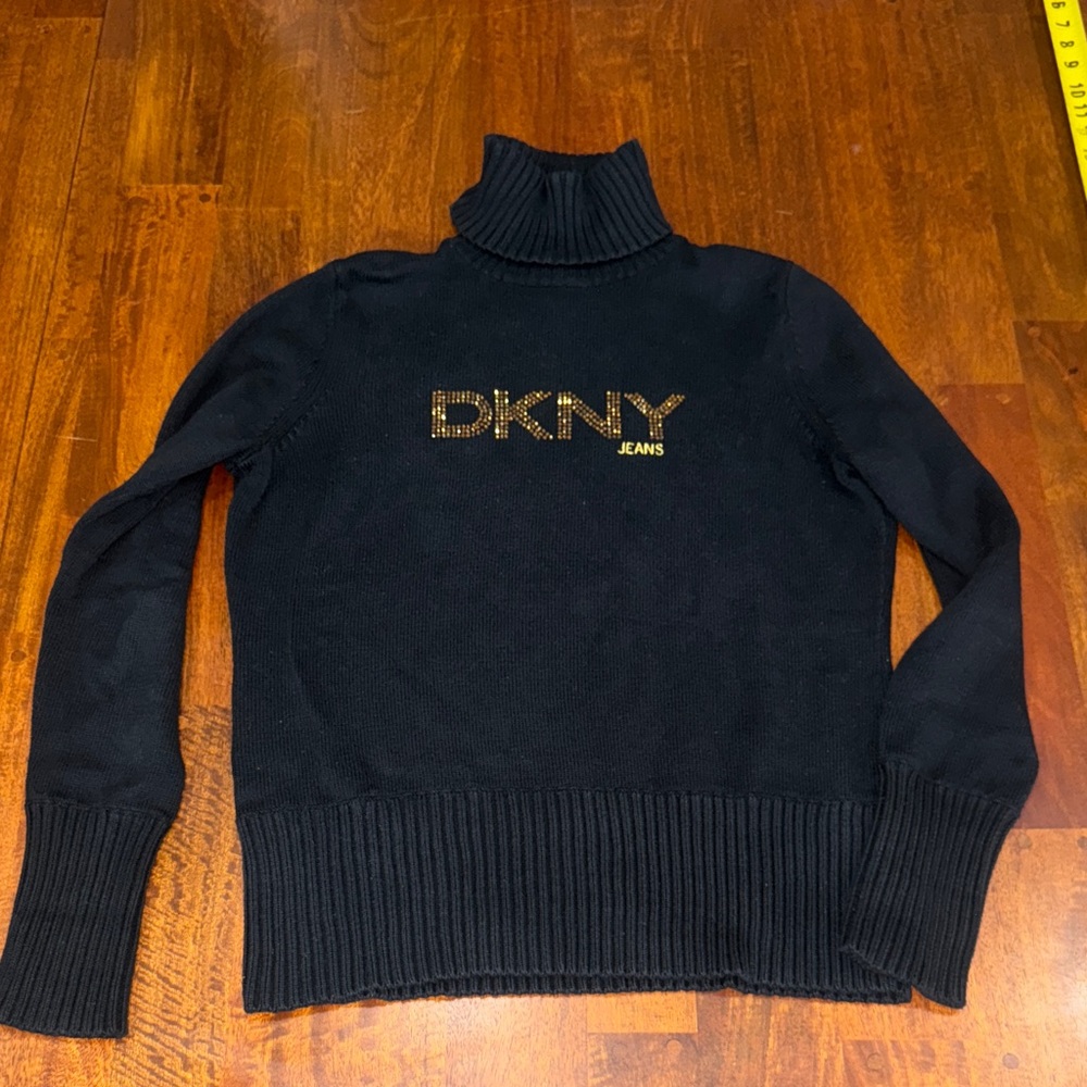 Y2K Ribbed Style DKNY Black Turtleneck Sweater with Gold Accents